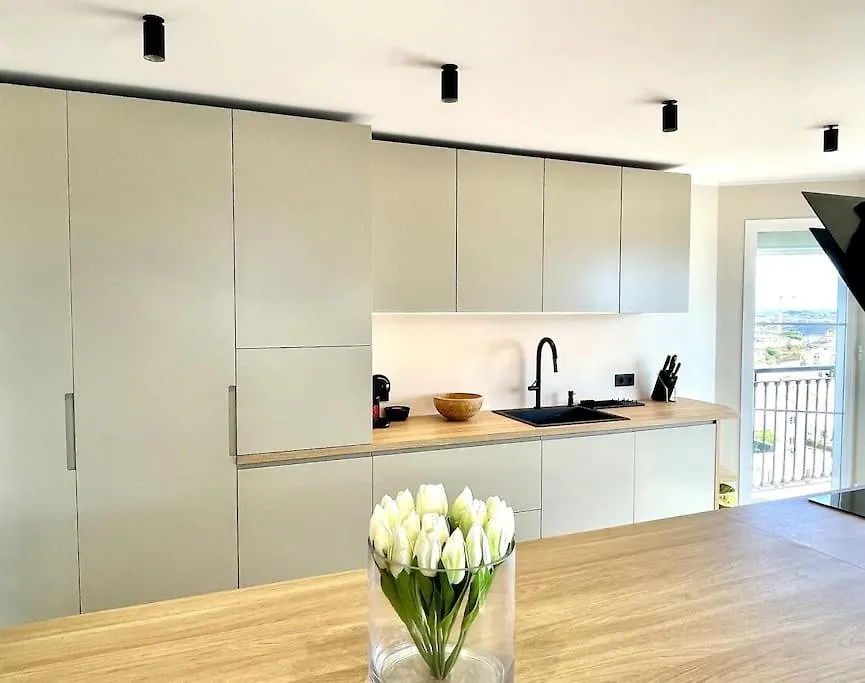Modern Holiday Home & Panoramic Views Михас