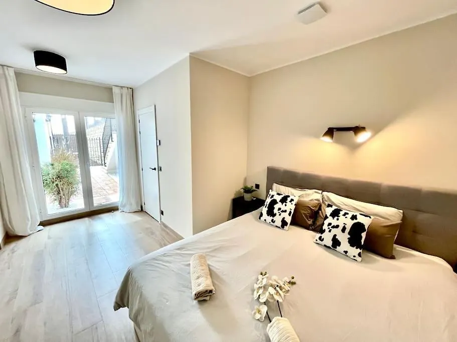 Modern Holiday Home & Panoramic Views Михас