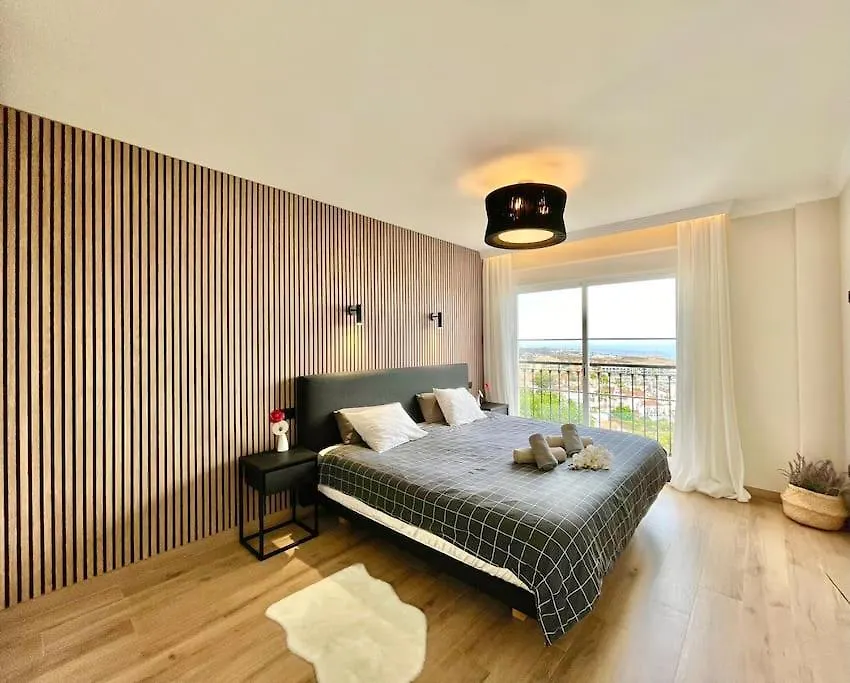 Modern Holiday Home & Panoramic Views ミハス 0*,  スペイン