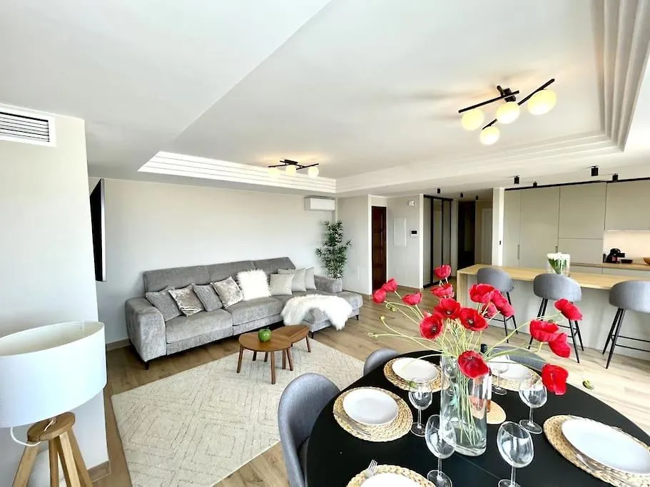 Modern Holiday Home & Panoramic Views ミハス
